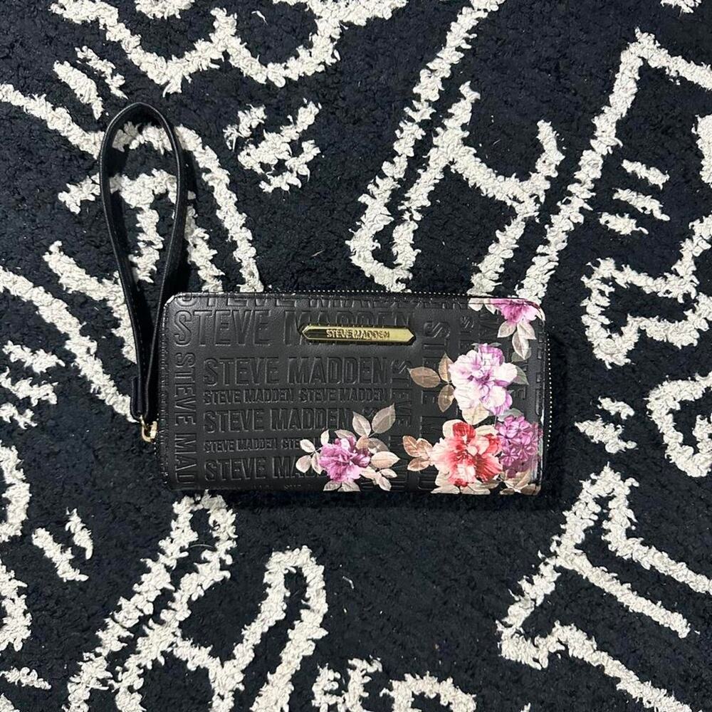 Womens steve madden flower leather